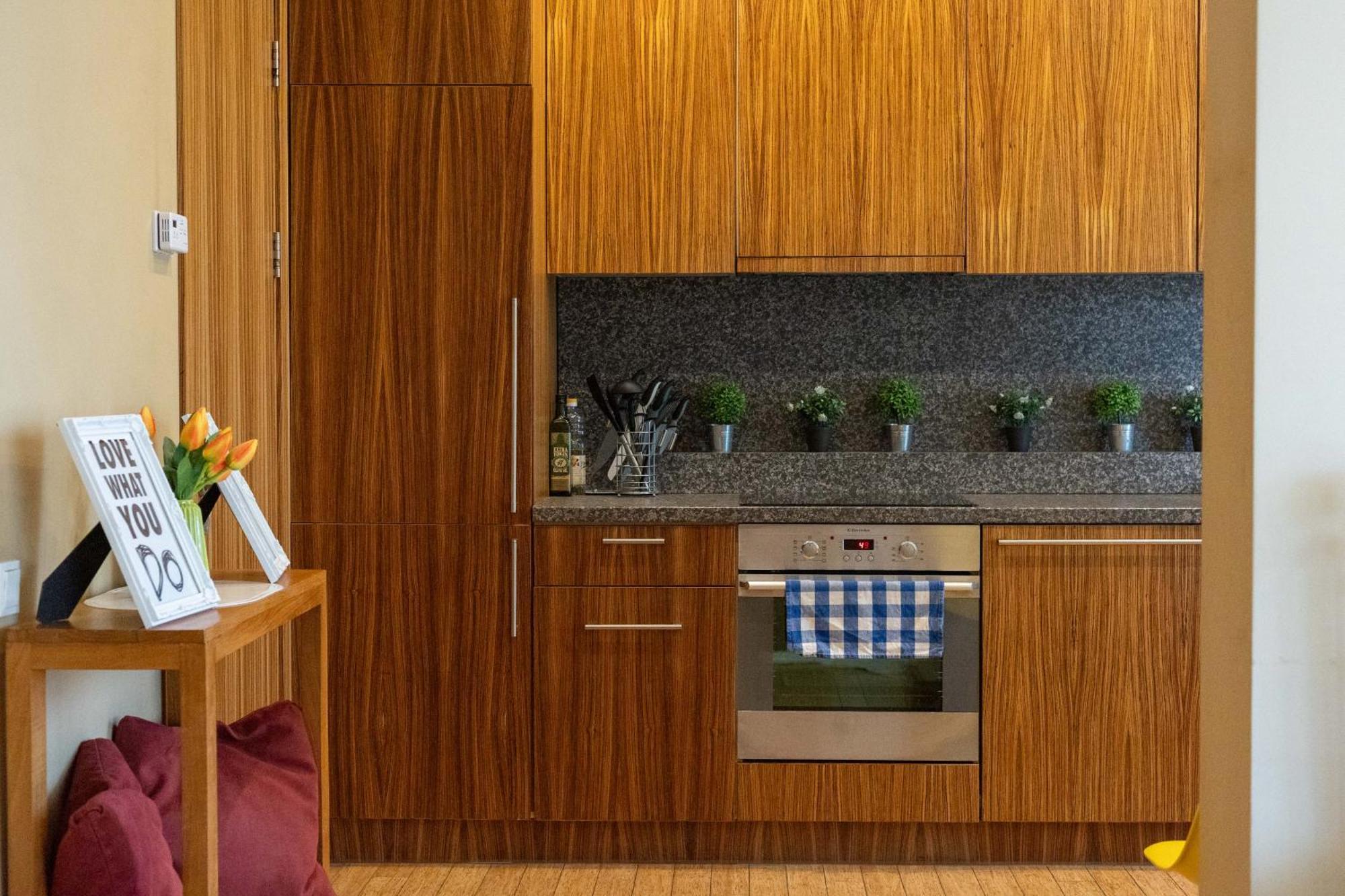 Royal Whith Free Parking Apartamento *