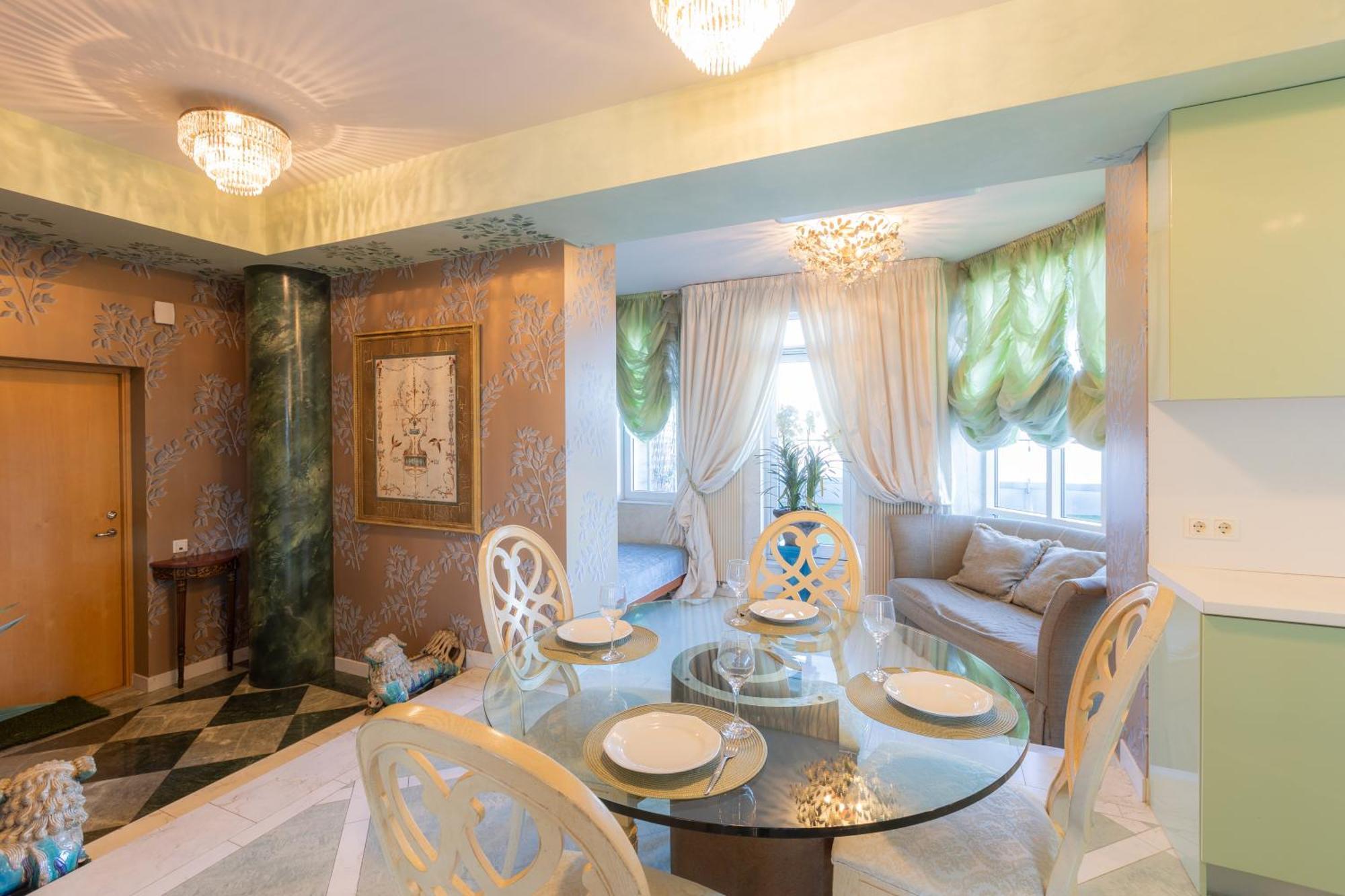 Royal Whith Free Parking Apartamento Riga